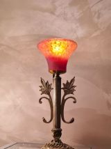 lampe bronze et laiton  art nouveau , tulipe pate verre tres