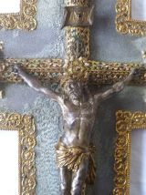 crucifix , benitier et cadre vintage