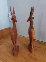Antilopes sculptées en bois style brutaliste