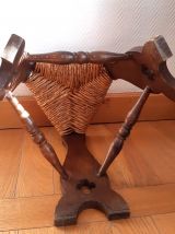 Tabouret de ferme paillé style médiéval