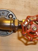 Porte-manteaux mural style industriel