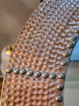 miroir  1970  encadrement plaque de cuivre marteler et clout