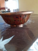 Bol asiatique cloisonné avec bords en laiton