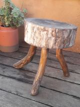 Tabouret de ferme tripode brutaliste, antique