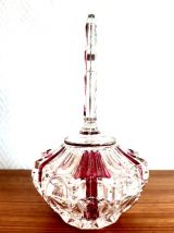 Bonbonnière en verre ciselé 