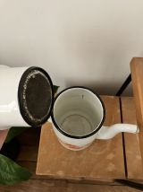 Théière vintage seventies en émail