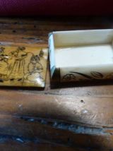 Boite Pilulier en os Chameau Ottomans