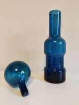 bouteille en verre bleue