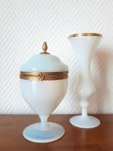 Bonbonnière et vase en opaline Charles X métal doré