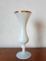 Bonbonnière et vase en opaline Charles X métal doré