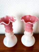 Paire de vases en opaline de foire vers 1920