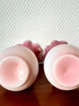 Paire de vases en opaline de foire vers 1920