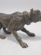 Chien en bronze