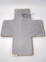 Ancienne croix religieuse en plâtre