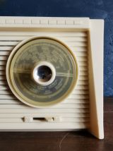 Lampe vintage radio bakélite crème années 60 "Continental Ed
