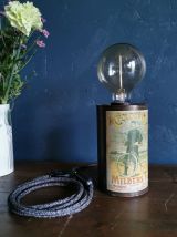 Lampe vintage chevet salon bureau boîte en fer A deux roues