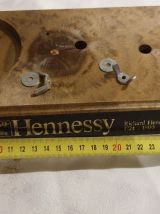 STATUETTE CAPITAINE RICHARD HENNESSY