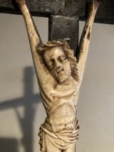 Christ sculpté en os. Insolite. XVIII e