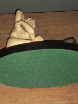 Sculpture Femme Nue  et un Thermomètre 