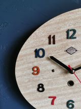 Horloge formica vintage pendule silencieuse Jura épicéa