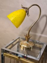 lampe acier doré  ,avec tulipe pate de verre jaune marbré an