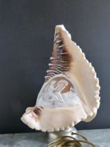 Lampe veilleuse coquillage camée décor mythologique