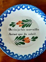 Paire d'assiettes bavardes en faïence 19eme s