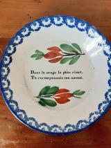 Paire d'assiettes bavardes en faïence 19eme s