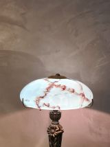 lampe art nouveau 1900 a 30   pied en régule signé  et jolie