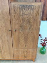 armoire asymétrique