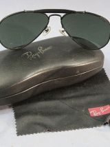PAIRE DE LUNETTES DE  SOLEIL AVIATOR RAY-BAN
