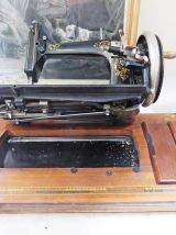 MACHINE A COUDRE VINTAGE