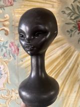 Porte chapeau seventies noir visage alien 