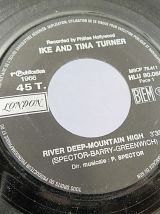 DISQUE VINYLE IKE &amp; TINA TURNER 1966