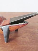 PIPE MOKIN SUR SON PRESENTOIR LONGCHAMP