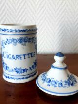 Pot d'apothicaire cigarettes en porcelaine 