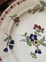 7 assiettes plates fleuries champêtres.