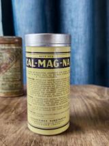 Lot de boîtes men métal de pharmacie