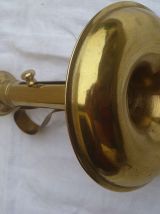 grand bougeoir poussoir en laiton , vintage
