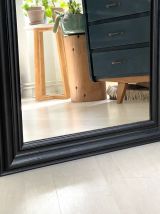 Miroir Louis Philippe en bois et stuc noir