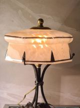 tres belle art deco fer forgé et son  abat jour  verre moulé