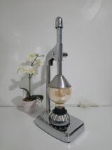 Lampe à poser déco recyclage presse-agrumes