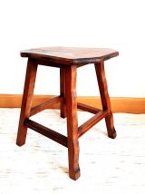 Tabouret de traite brutaliste en bois 1950