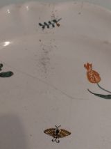 Assiette en faience de MOUSTIERS fin xviiième, début xixème.