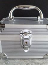 Vanity en métal avec miroir