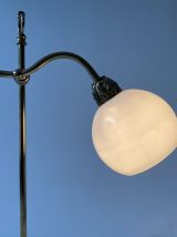 ANCIENNE LAMPE DE BUREAU MONTE ET BAISSE LAITON ET OPALINE V