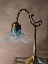 lampe  laiton de style art nouveau   avec jolie tulipe en ve