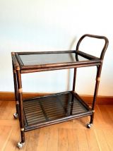 Desserte roulante en rotin et verre fumé 