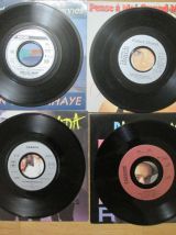 Vinyles 10 Disques 45 Tours - Années 80-90