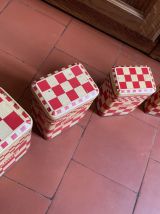 Ensemble boîtes anciennes en tôles damiers blancs et rouge 